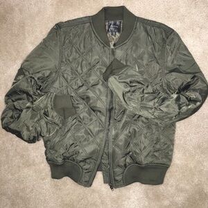 Cute olive green bomber jacket!